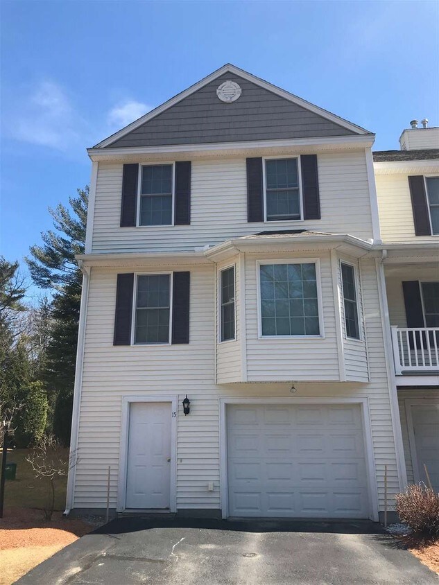 15 Mulberry Ln, Amherst, NH 03031 Condo for Rent in Amherst, NH