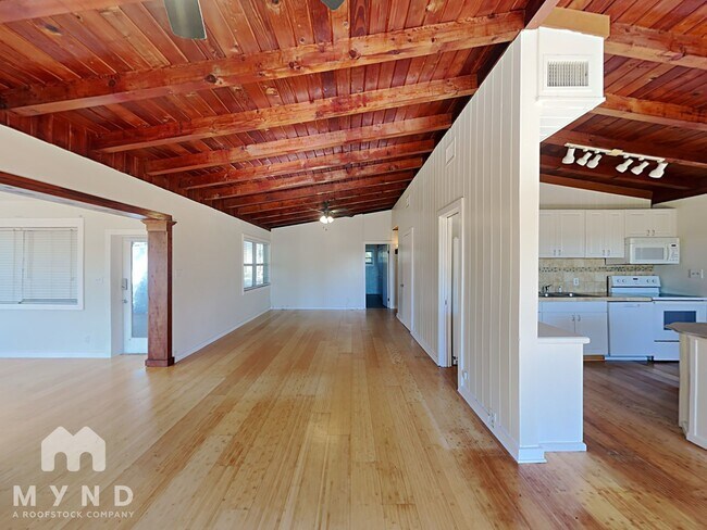 Building Photo - 4814 W Flamingo Rd