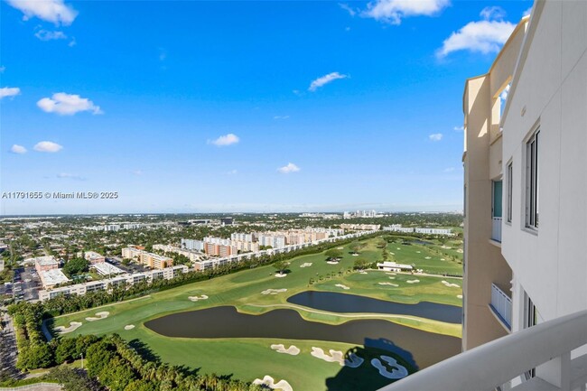 Foto del edificio - 1745 E Hallandale Beach Blvd