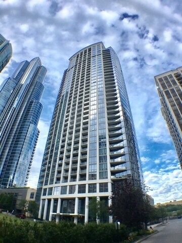 Foto principal - 1235 S Prairie Ave