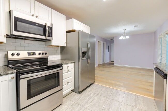 Pearl Street - Pearl Street Apartment