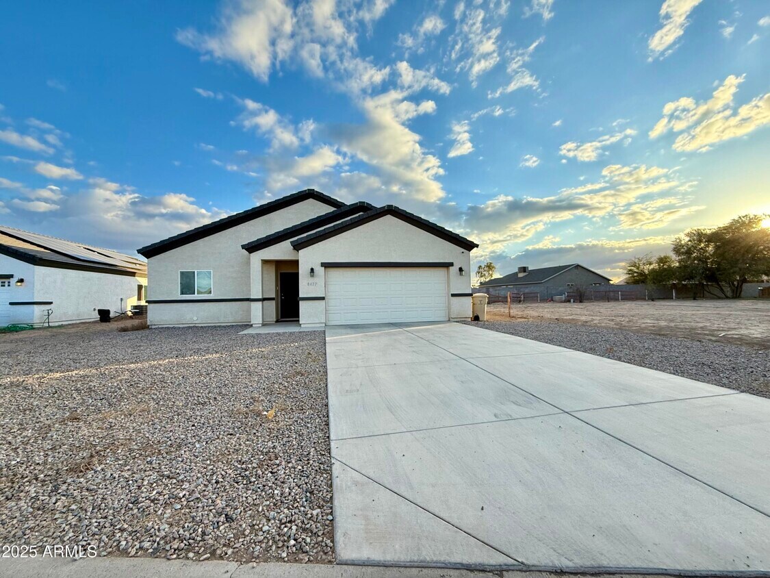 Foto principal - 8477 W Tinajas Dr