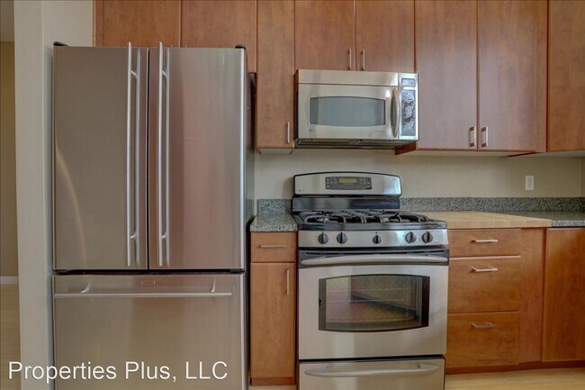 Building Photo - 2 br, 2 bath House - 4520 Broadway #206