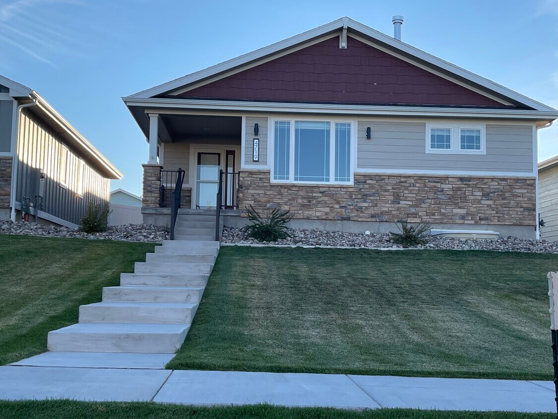 Front Elevation - 4719 Van Buren Ave