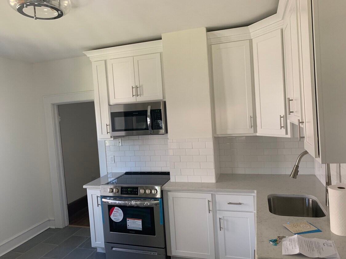 1019 Main St, Dickson City, PA 18519 Townhome Rentals in Dickson City