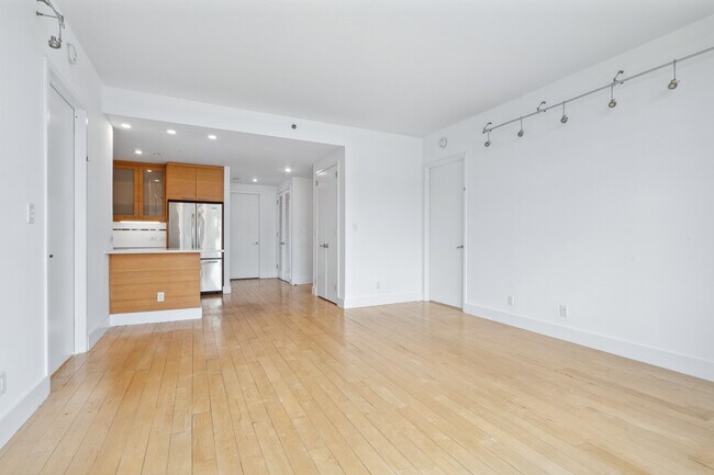 Building Photo - 251 7th St