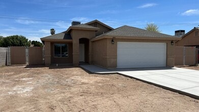 Building Photo - 2603 S 18th Dr