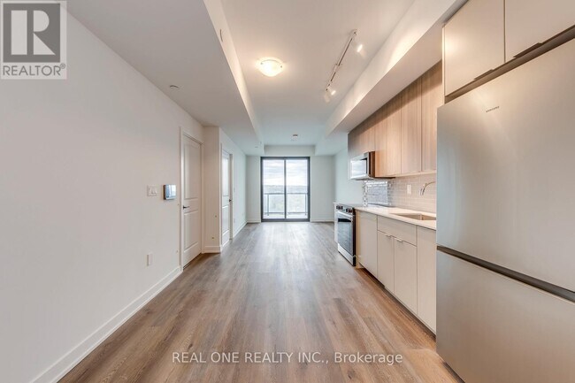 Photo du bâtiment - 2075 Lakeshore Rd.