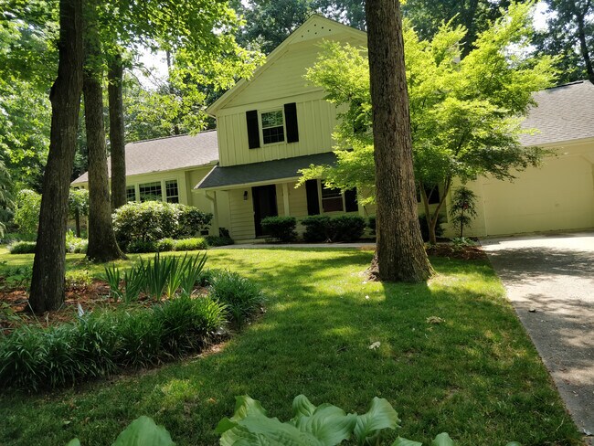 Foto del edificio - Room in Single Family Home on Kilarney Dr