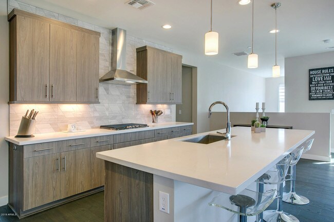 Foto del edificio - 9001 E San Victor Dr