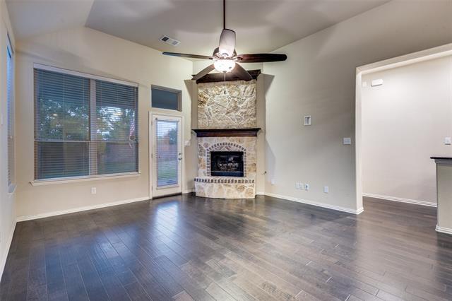 Foto del edificio - 5304 Grove Cove Dr