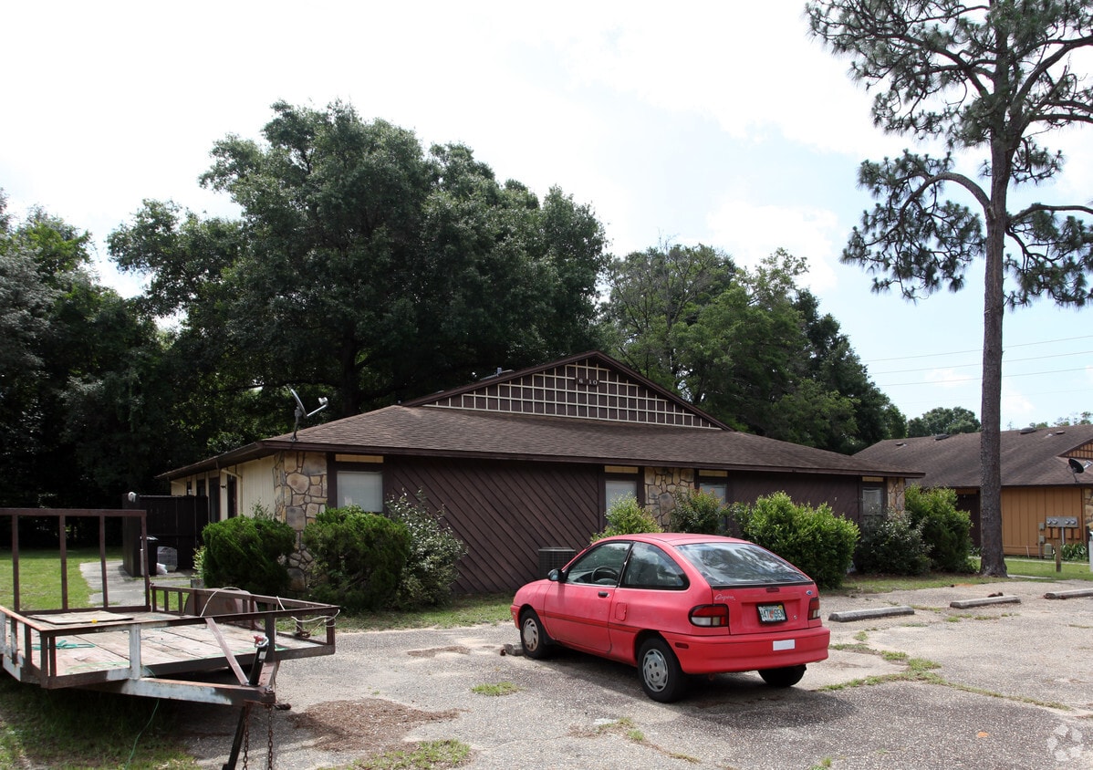 Building Photo - 6810 Tiki Ln
