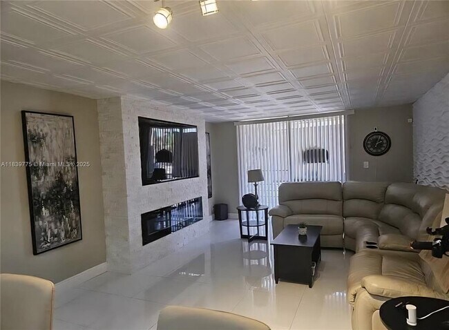 Foto del edificio - 404 NW 68th Ave