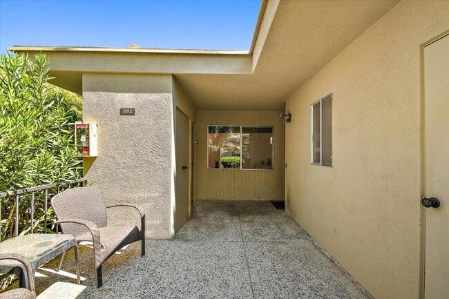 Building Photo - 2112 Southridge Dr