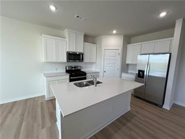 Foto del edificio - Amazing 3 Bedroom - 3.5 Bathroom in Fayetteville!