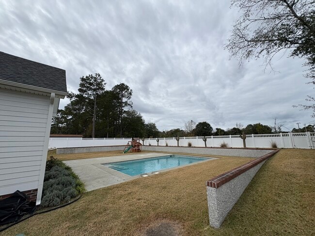 Building Photo - 729 Windemere Rd