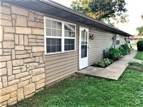 Building Photo - 1826 Adams Ln
