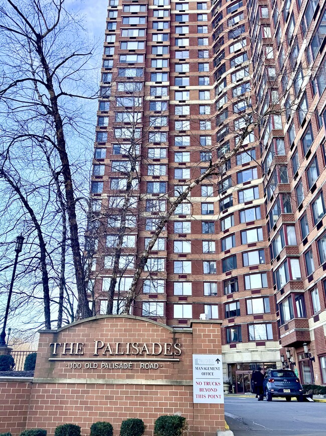 Foto del edificio - 100 Old Palisade Rd