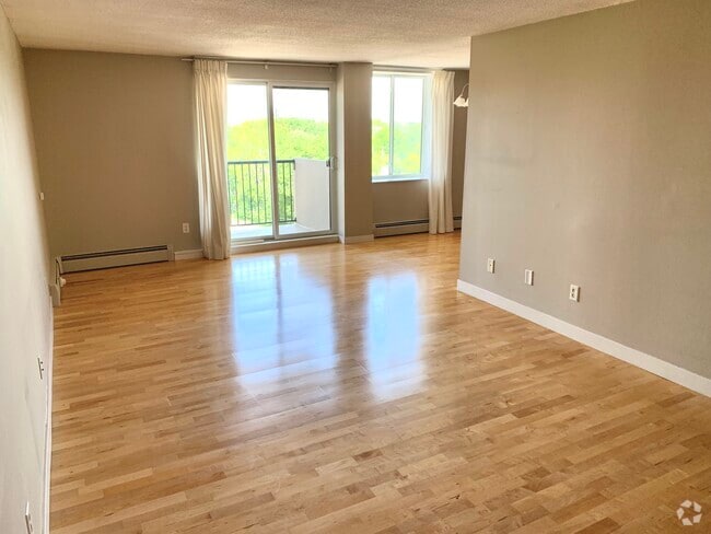 Living room - 2800 W 44th St