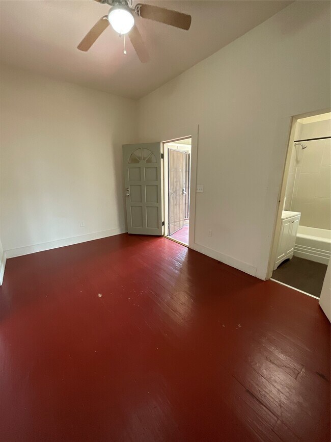 Foto del edificio - 6737 Ave E