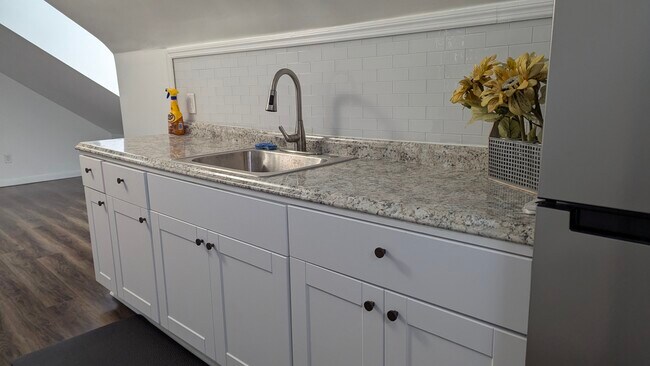 Foto del edificio - 18 Ramapo Valley Rd