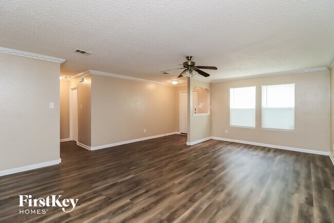 Foto del edificio - 5708 Addington Dr