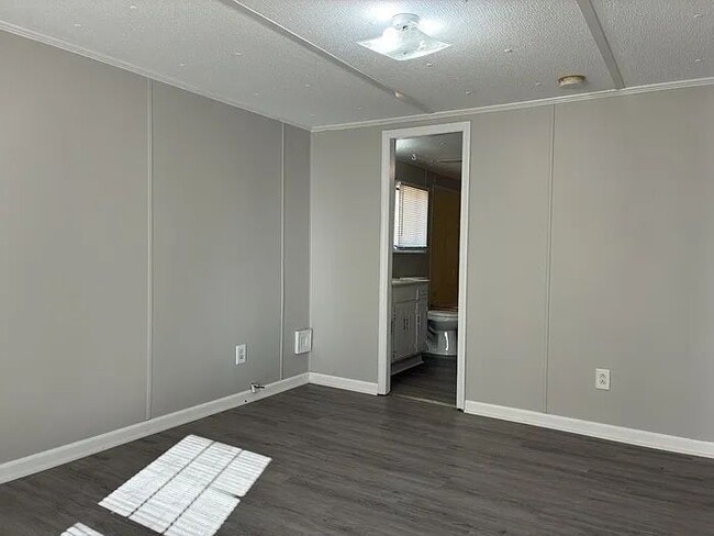 Foto del edificio - 2 Crosby Ln