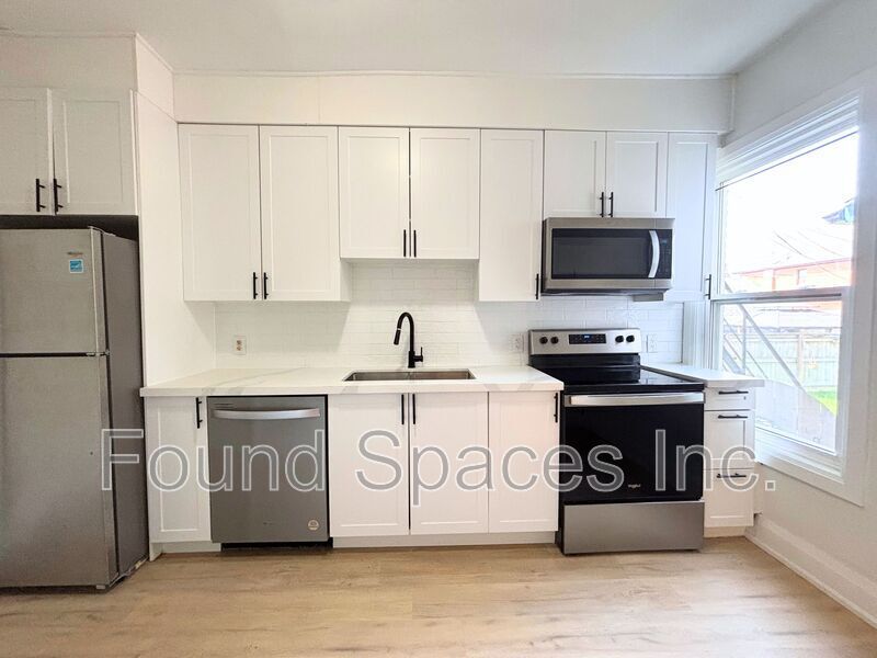Primary Photo - 597 Wilson St