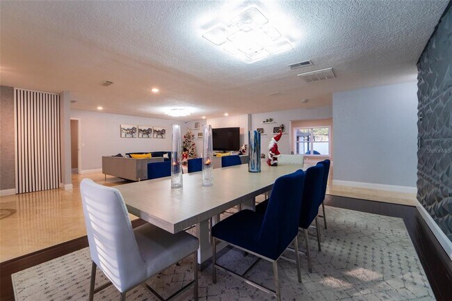 Building Photo - 4627 Woodlot Ct