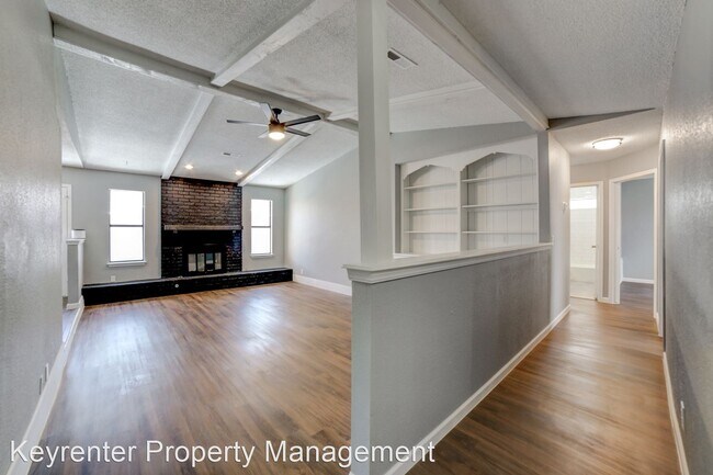 Foto del edificio - 3 br, 1.5 bath House - 13341 S Hickory St
