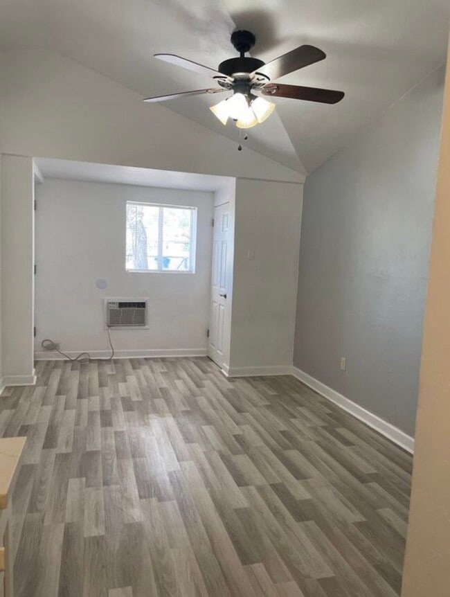 Photo - 2030 N Vine Ave (Tucson, AZ) Apartment