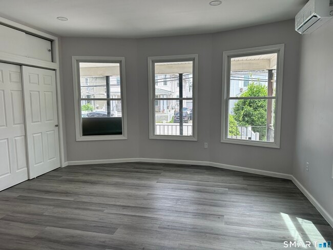 Building Photo - 139 Whitney Ave