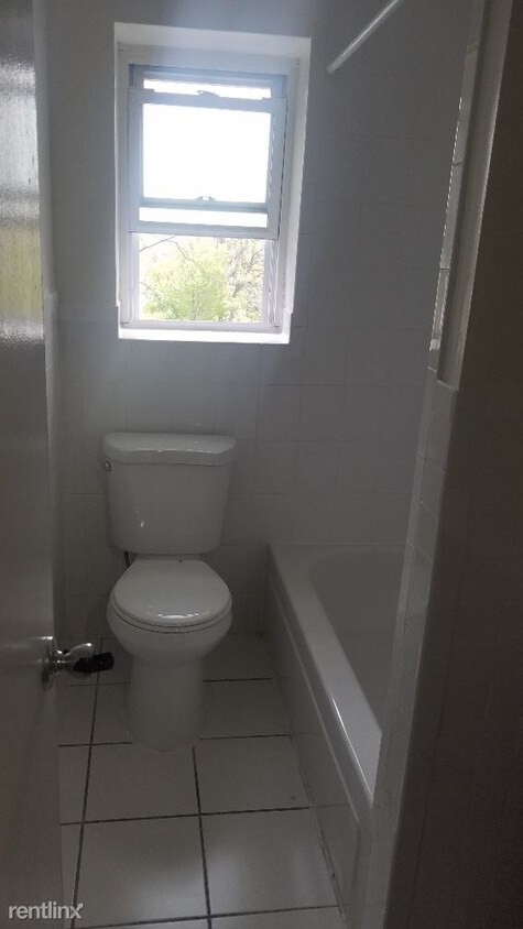 Building Photo - 1 br, 1 bath Apartment - 9 62nd St