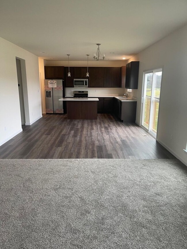 Building Photo - Spacious 4BR House in Wentzville