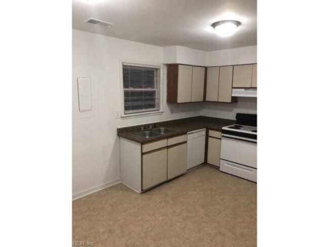 Foto del edificio - 8411 Boush Creek Ave