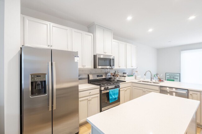 Foto del edificio - Beautiful 3 BR/3.5 BA Townhome in Hanover!