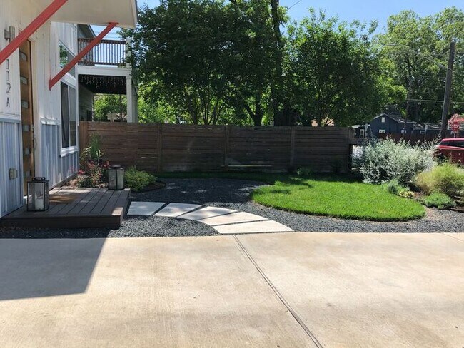 Building Photo - Gorgeous 3 bedroom FOR RENT
