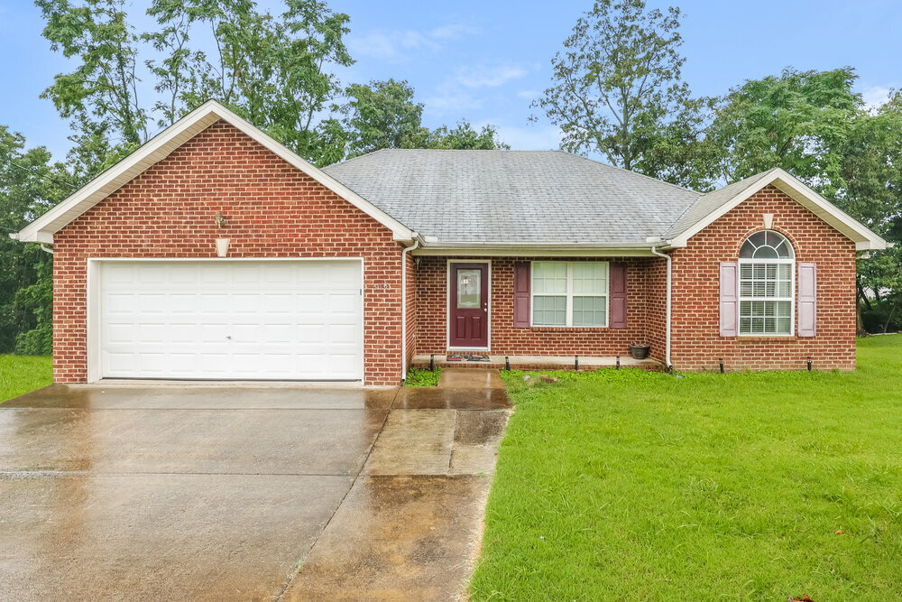 Primary Photo - 519 Sanders Dr