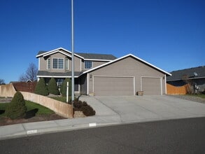 Building Photo - 7807 Vendovi Dr