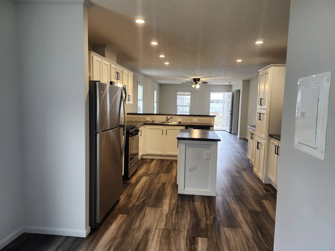 Foto principal - 3660 S Lapeer Rd