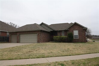 Building Photo - 756 Tuscany Way