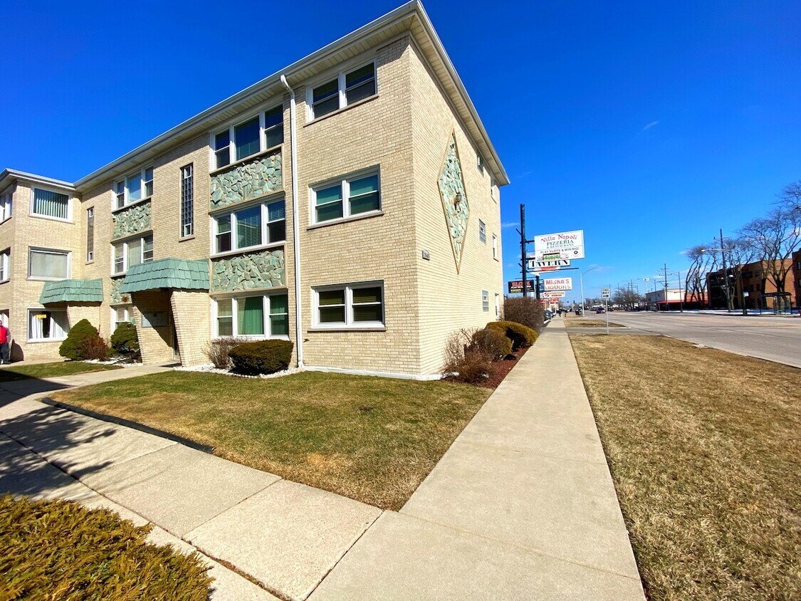 Primary Photo - 8548 W Lawrence Ave
