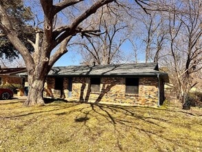 Building Photo - 2603 Foxcroft Cir