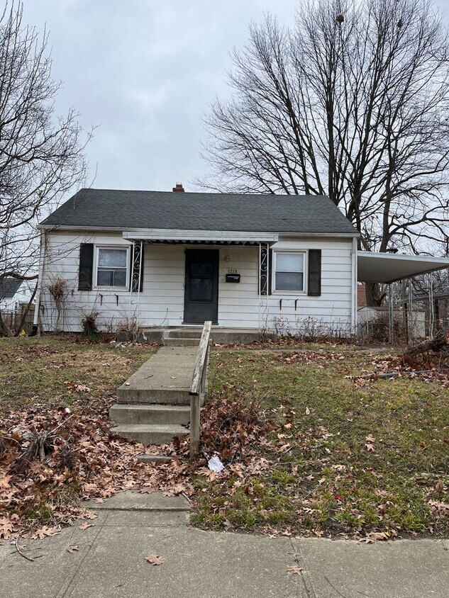 Primary Photo - 3 Bedroom 1 Bathroom Single Family Home wi...