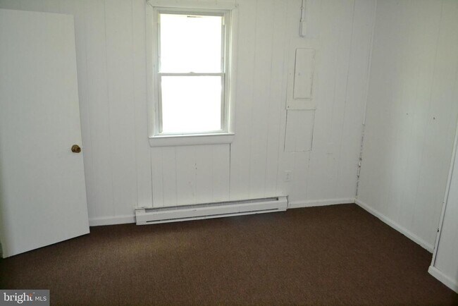 Building Photo - 214 Weiner Ave