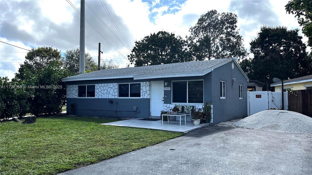 Foto principal - 6400 SW 22nd St