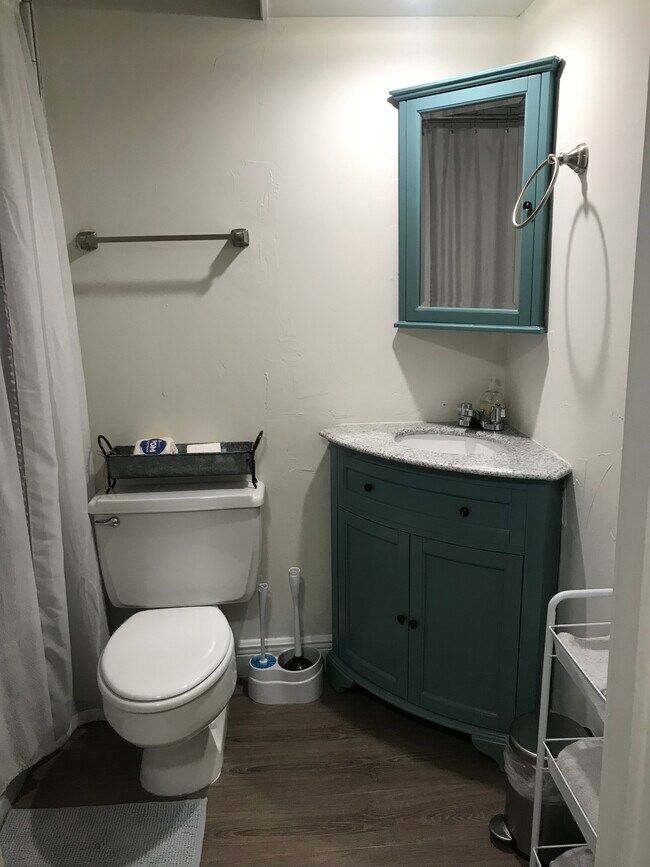 200 E Garden St Unit 236, Pensacola, FL 32502 Condo for Rent in