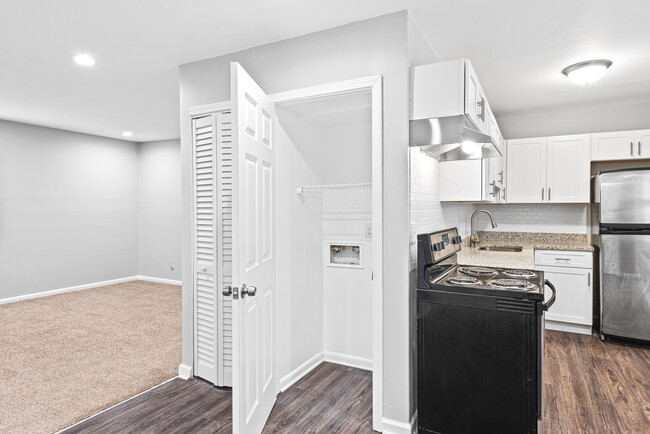 Building Photo - 915 Woodland Trail