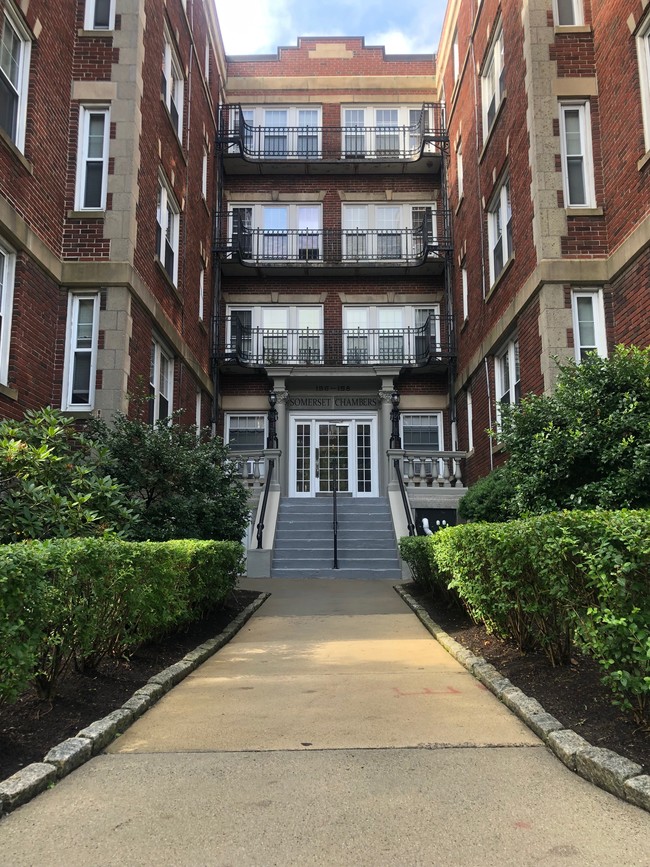 Building Photo - 156 Summer St