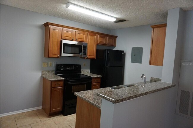 Foto del edificio - 732 Secret Harbor Ln